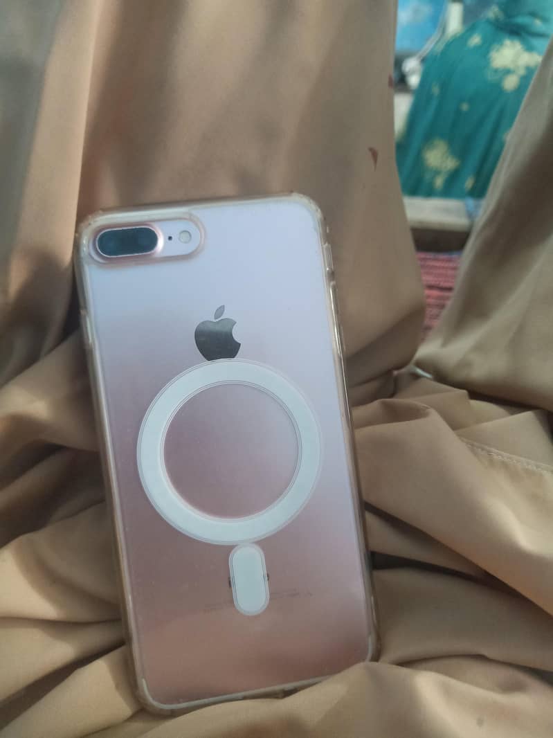 Apple iPhone 7 Plus 1