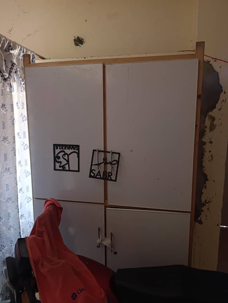 wardrobe 1