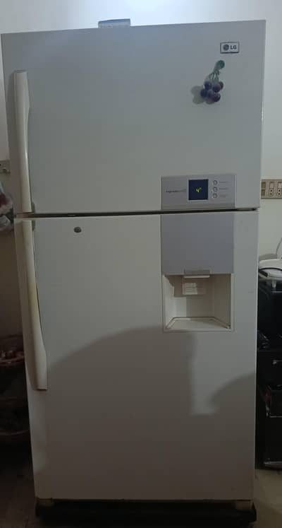 LG Jambo size refrigerator