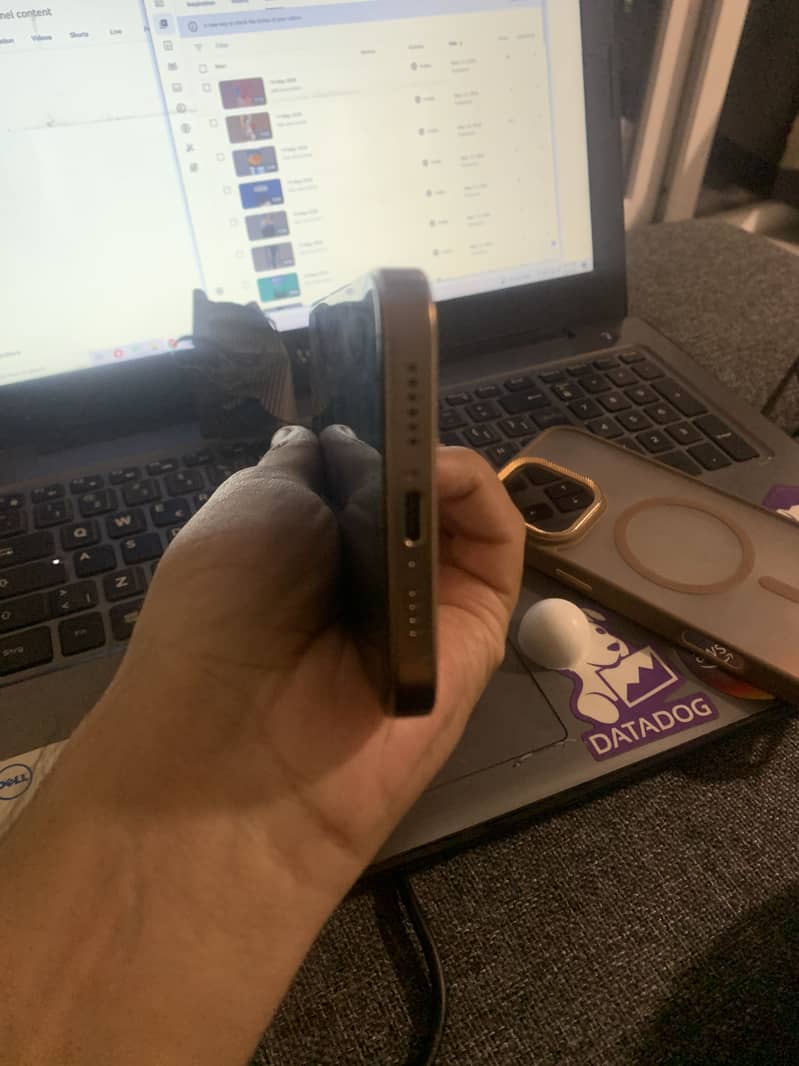 iPhone 16 pro max 3