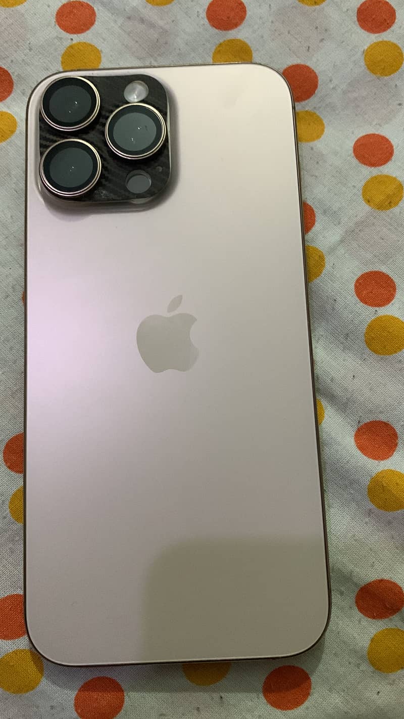 iPhone 16 pro max 4