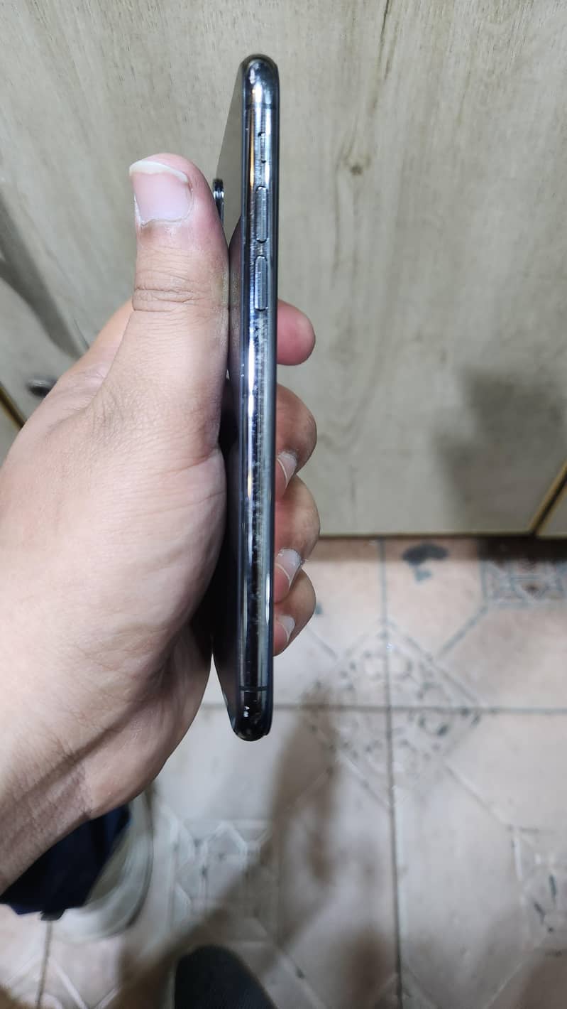 Apple iPhone X 3