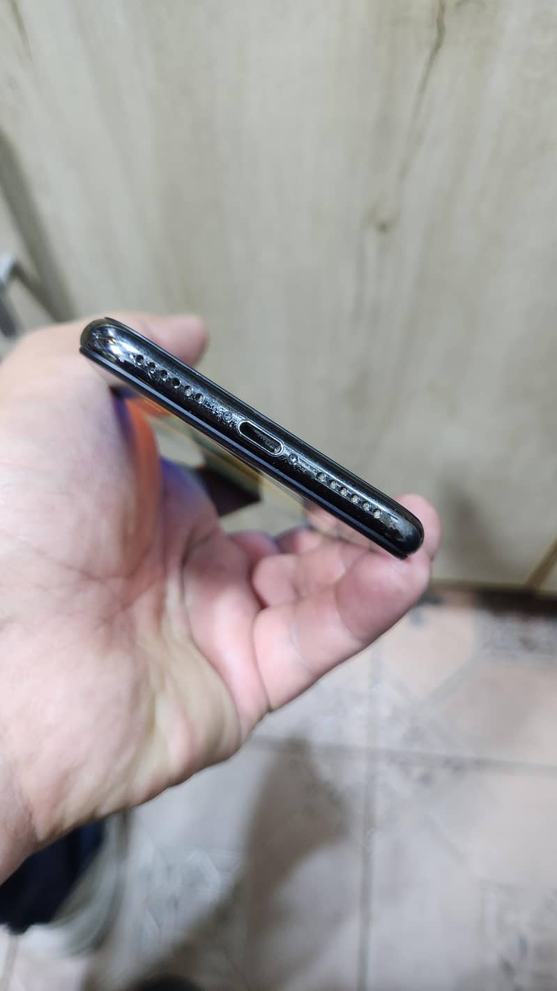 Apple iPhone X 6