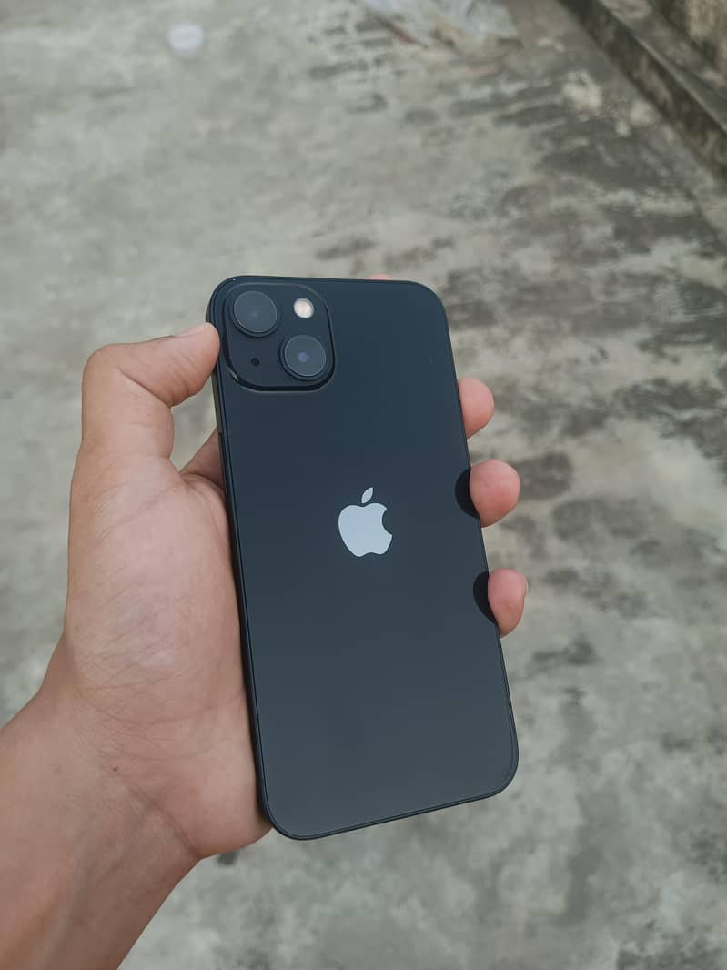 Apple iPhone 13 0
