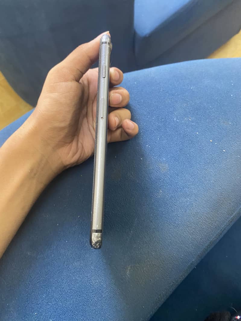 Apple iPhone 8 Plus 1