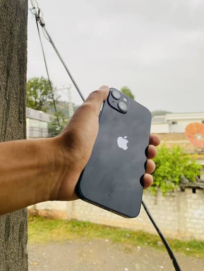 Apple iPhone 13