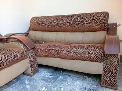 5 Seater Sofa Set – Used, Good Condition | Strong & Comfortable