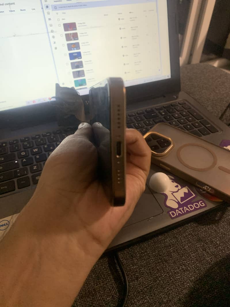 Iphone 16 pro max 0