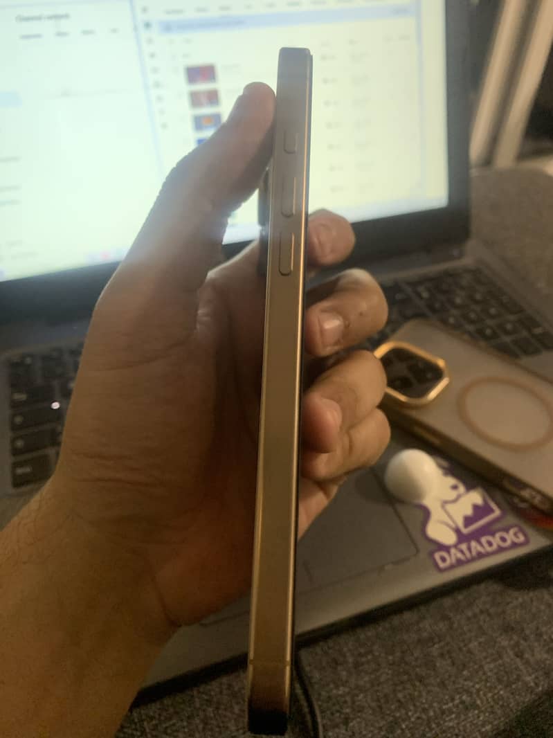 Iphone 16 pro max 2