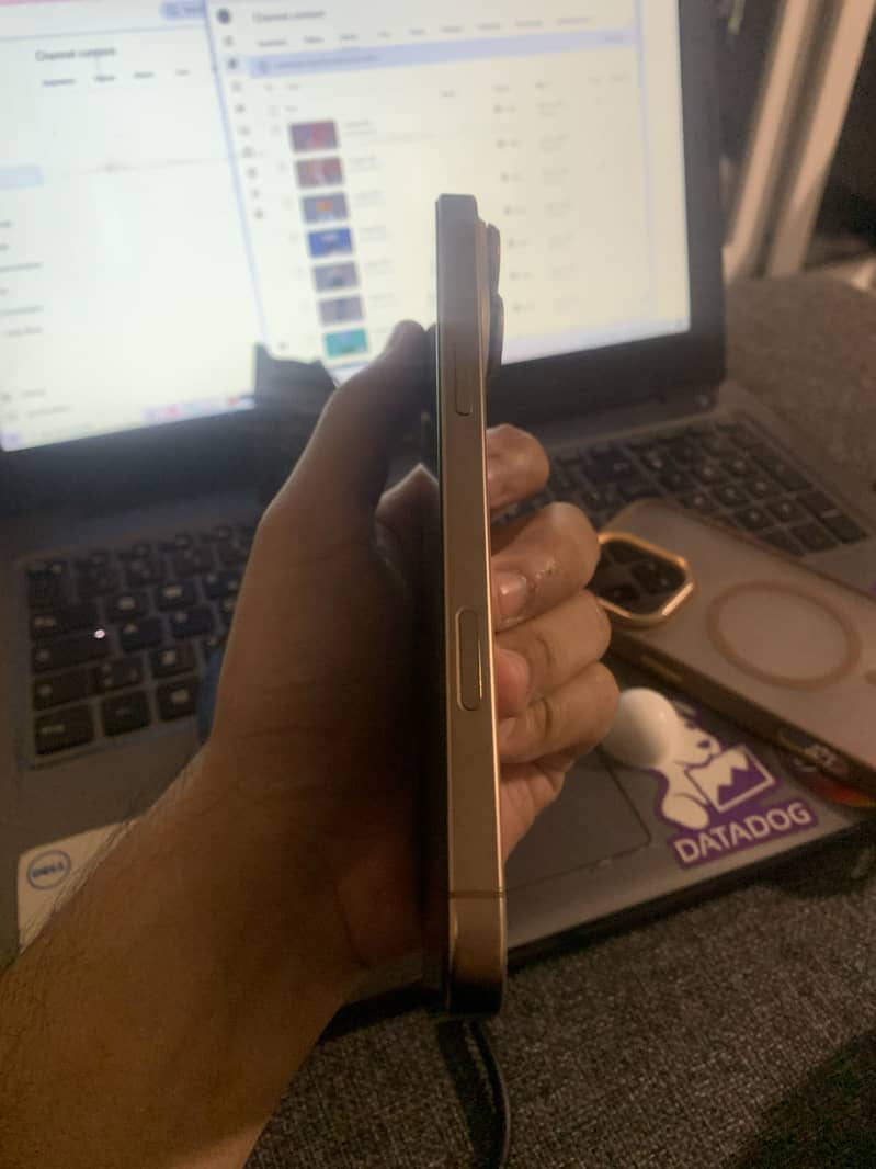 Iphone 16 pro max 3
