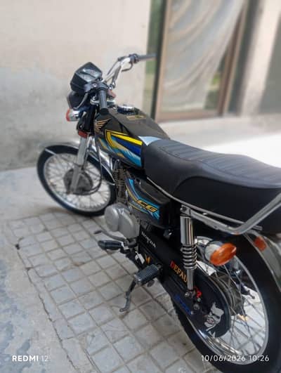 Honda 125 Red