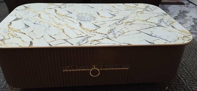 Acrylic central table
