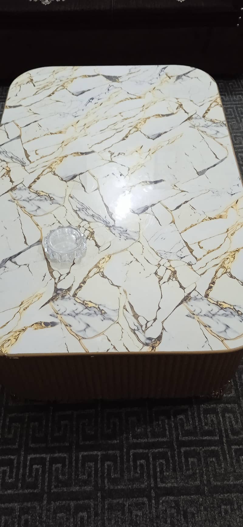 Acrylic central table 1
