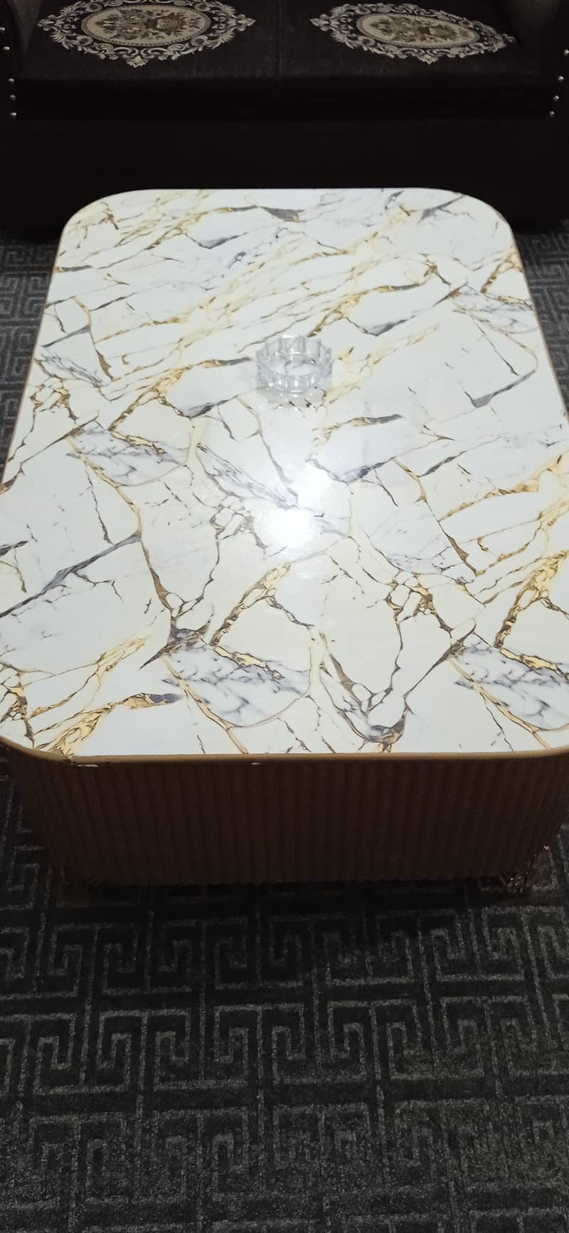 Acrylic central table 2