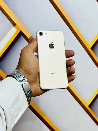 Apple iPhone 7