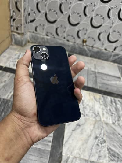 Apple iPhone 13