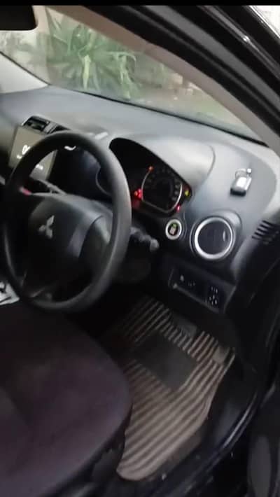 Mitsubishi Mirage 2012