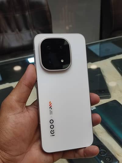 Vivo iqoo 15