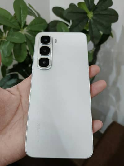 Infinix hot 60i condition 10/10