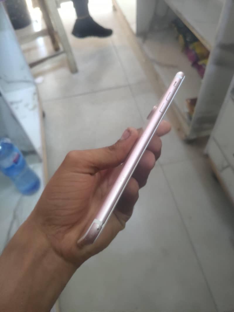 Apple iPhone 7 Plus 2