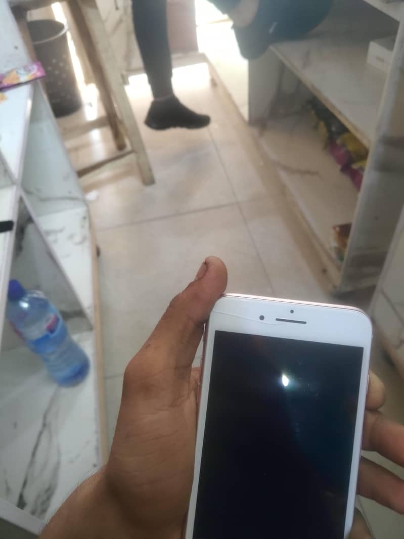 Apple iPhone 7 Plus 5