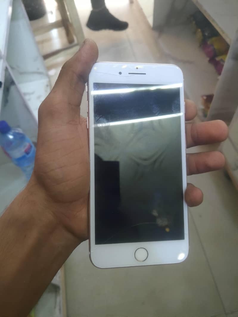 Apple iPhone 7 Plus 6
