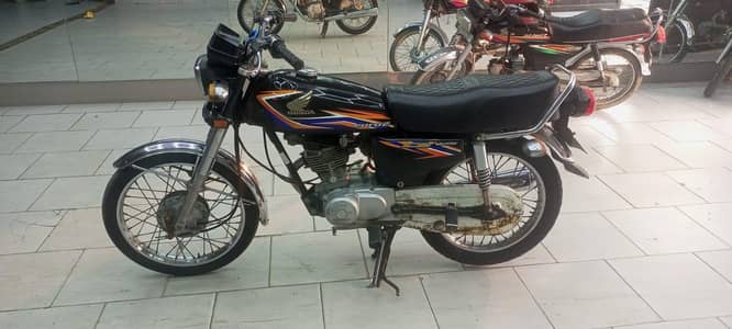 honda CG 125 bio on the spot.