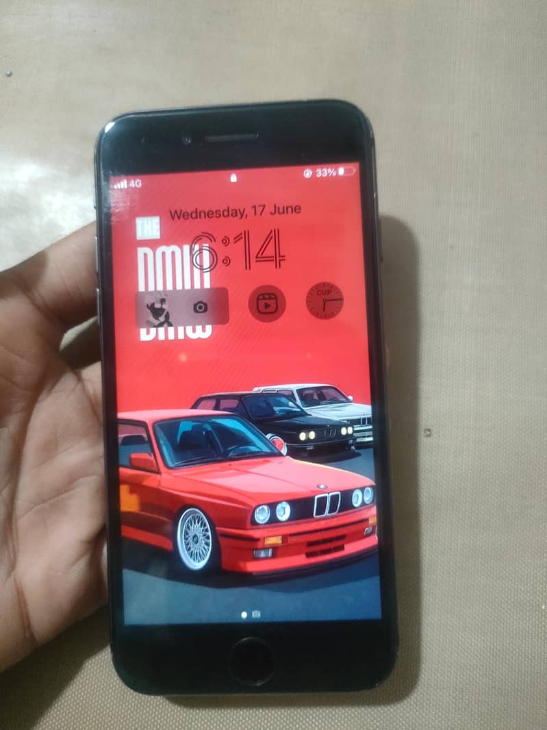 Apple iPhone 8 3