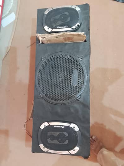 amplifier and boofer for sale good condition