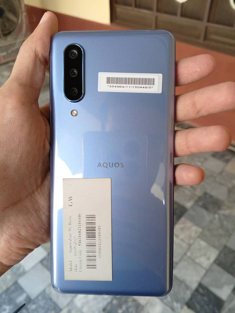 Sharp aquos zero 5g 1