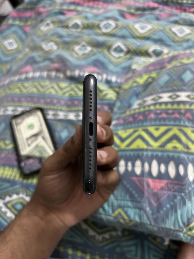 Apple iPhone 11 2