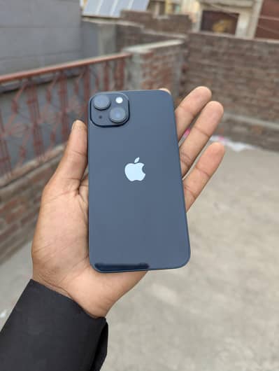 Apple iPhone 14 in warrany