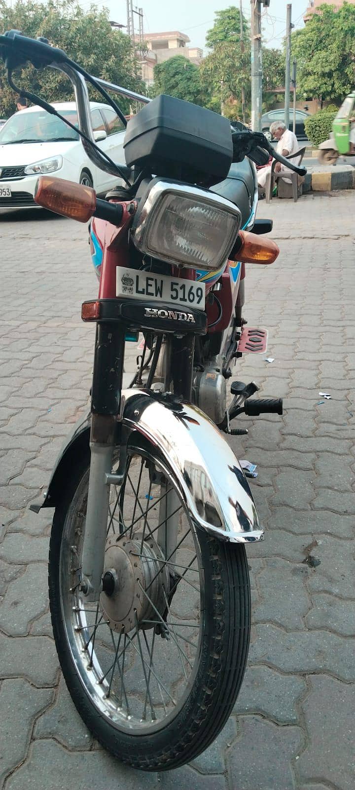Dhoom CD 70 2