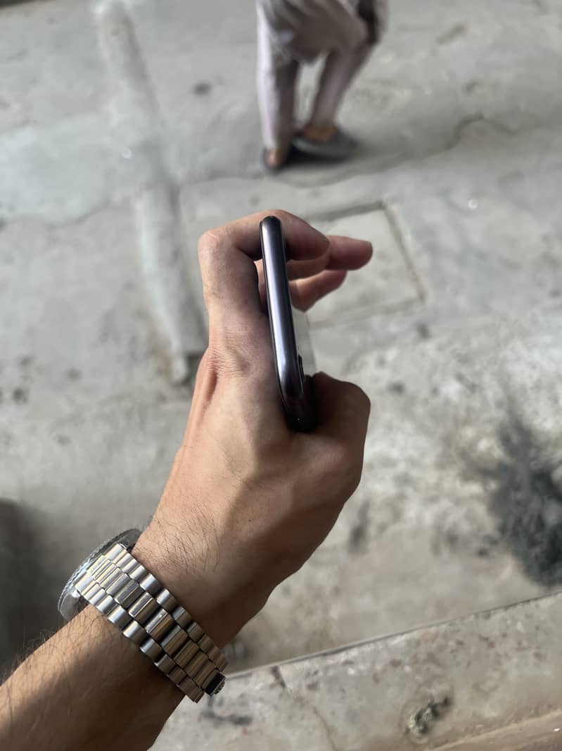 iPhone 8 4
