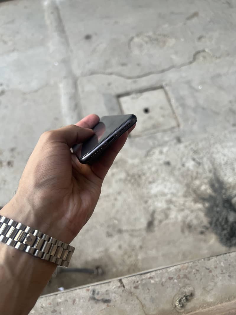 iPhone 8 5