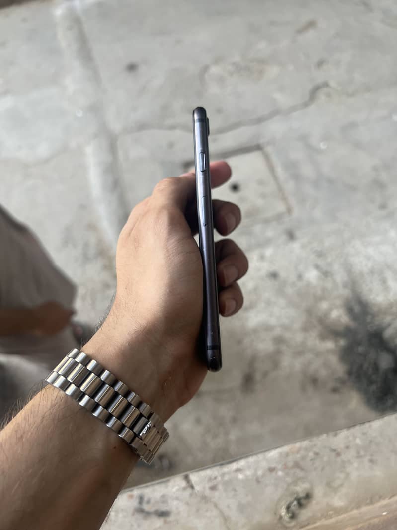 iPhone 8 6