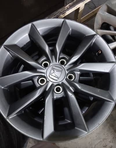 16” Civic 2022 genuine alloys