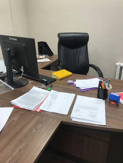 Ek female ki jarurat hai Office ke kam ke liye