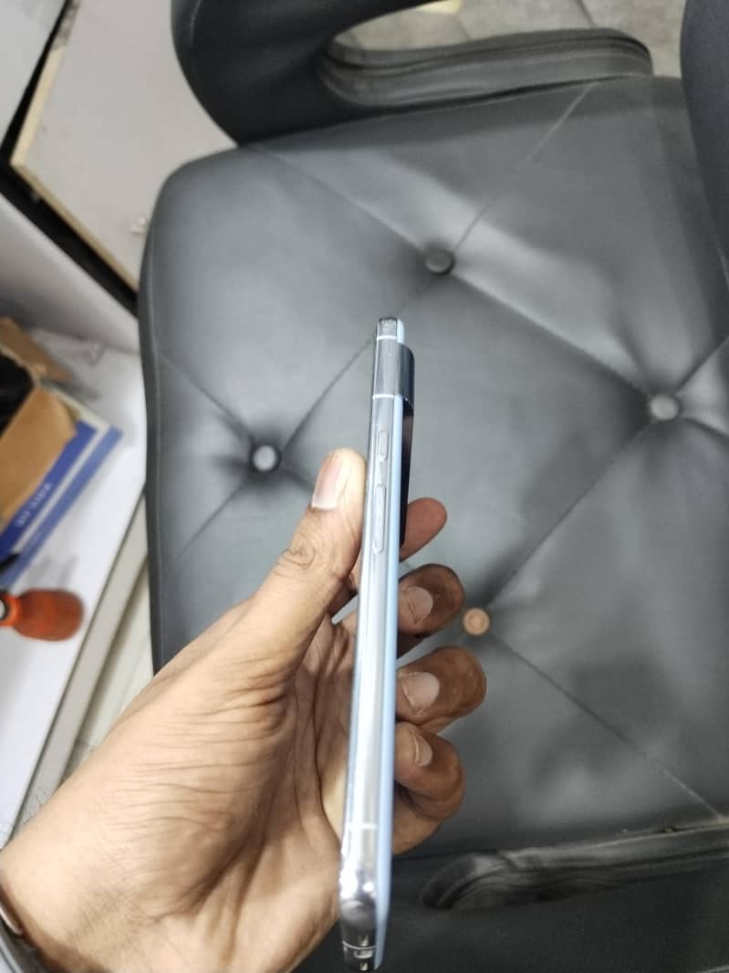Google pixel 8 pro 1