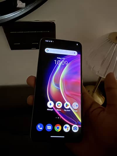Vivo V21