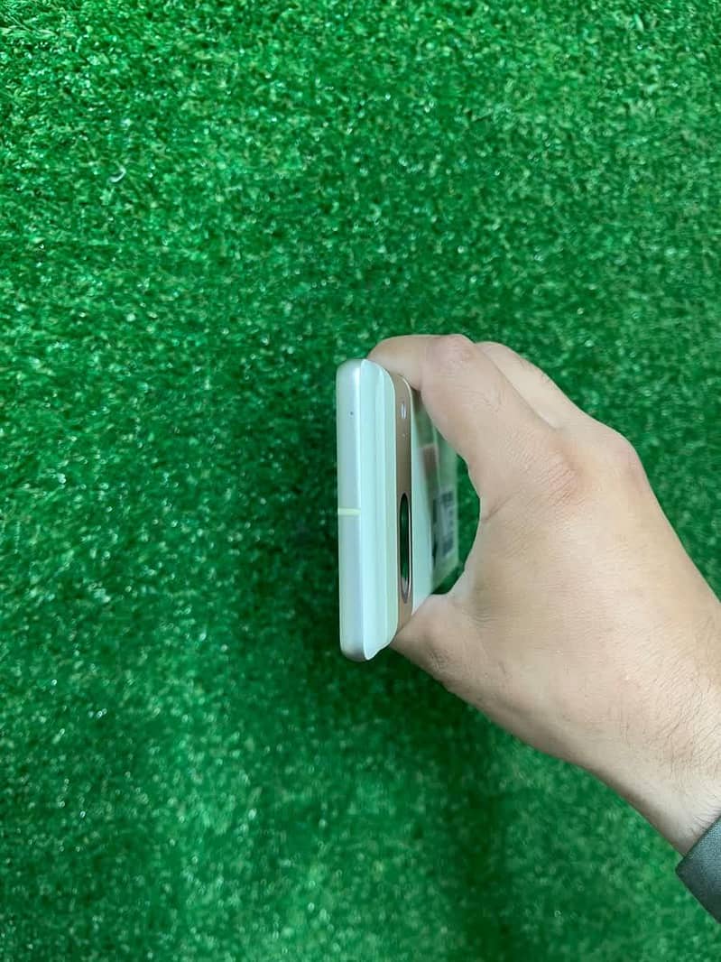 Google Pixel 7 3