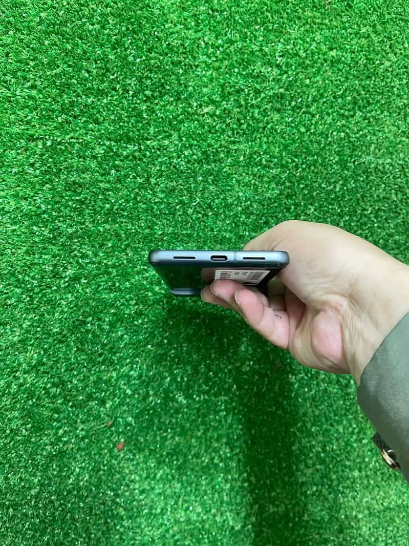 Google Pixel 7 4