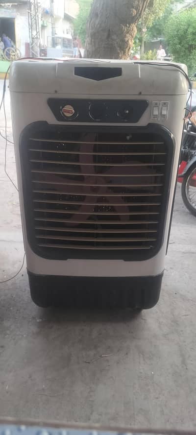 ac DC coolar