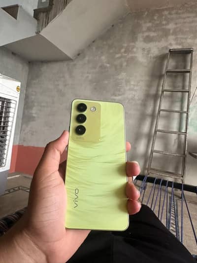 Vivo Y100 All okay Phone With Original Charger 80 Watt Urgent Sale