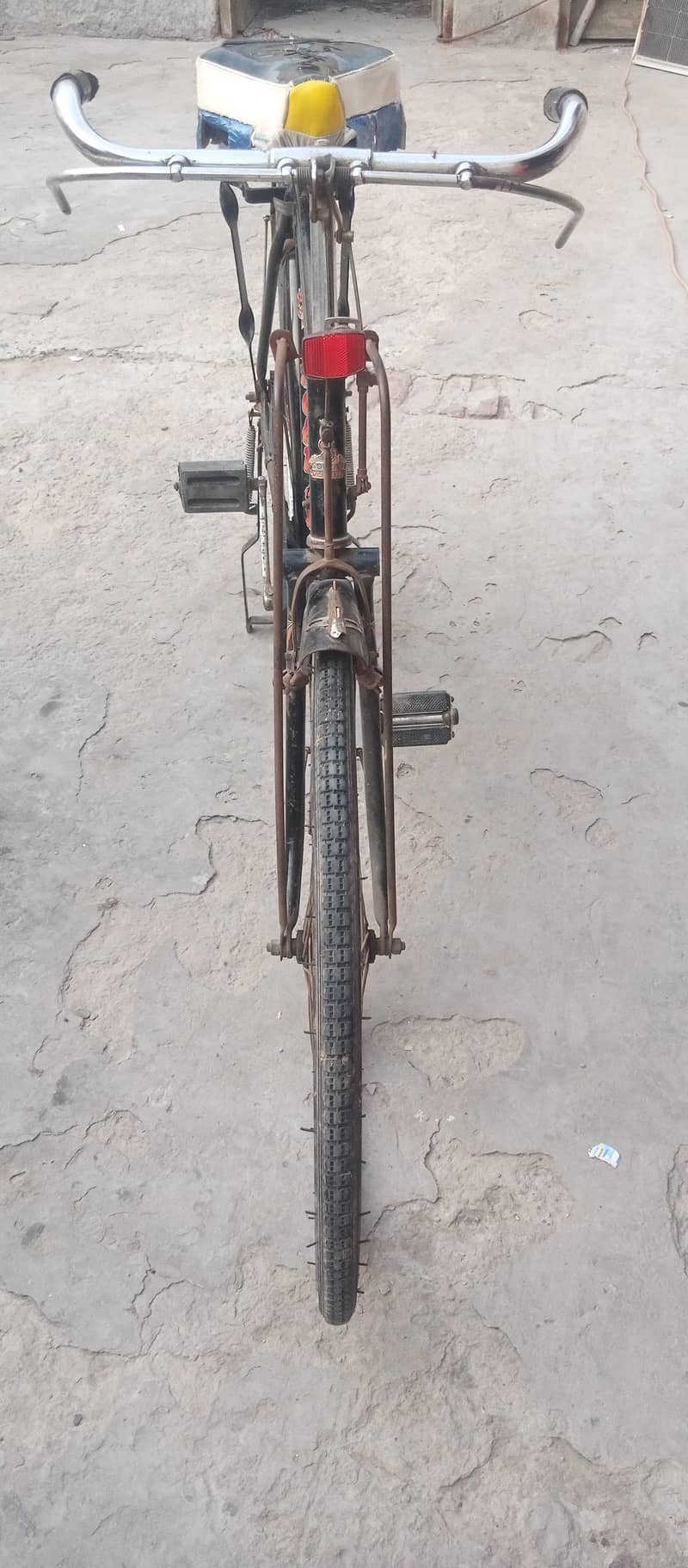 بالکل اچھی حالت میں صاف ستھرا سائیکل ہے کیا کمپنی صحراب 6