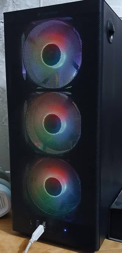 Gaming pc with 165 hertz moniter