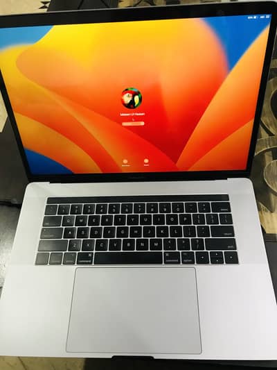 MacBook Pro 2017 15 inch | 16 512 SSD |4GB graphics| Excellent Machine