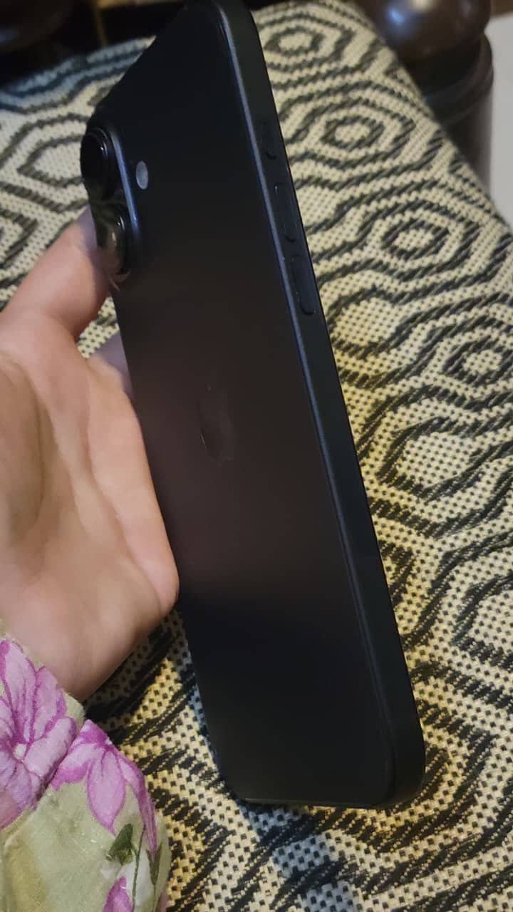 Apple iPhone 16 Plus 4