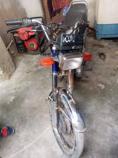 Unique 125 hai 2016 Model hai