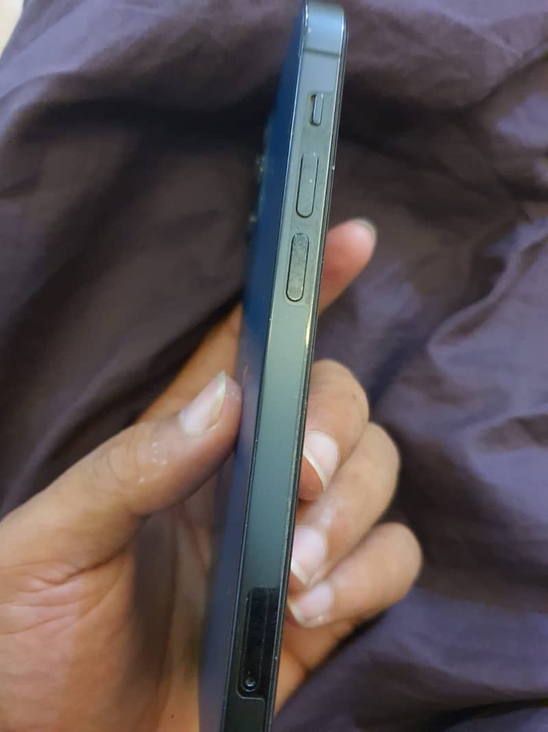 iPhone 12 pro 3